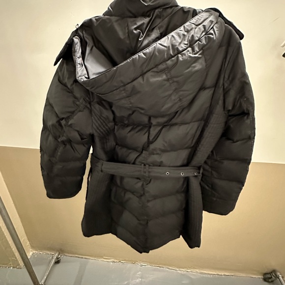 Burberry puffer coat - Picture 2 of 14